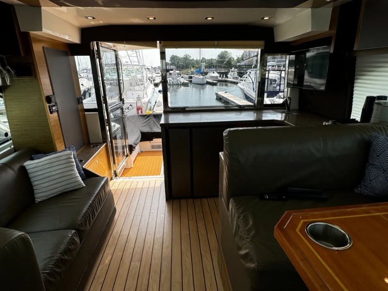 
								Cruisers Yachts Cantius 2014 full									