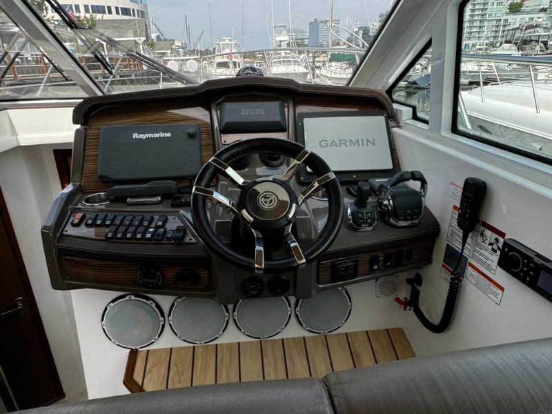 
								Cruisers Yachts Cantius 2014 full									